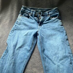 American eagle size 4 mom jeans